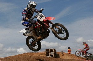 Gulbenē noskaidroti visi Latvijas čempioni motokrosā