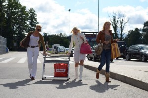 Mājlietu labdarības dienās savāktas vairākas tonnas ziedojumu