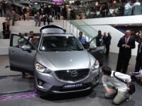 Mazda CX-5 piesaista nedalītu uzmanību Frankfurtes auto izstādē