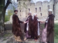 Cēsu Pils Vēsturisko Deju studija atsāk sezonu un aicina pievienoties jaunus dalībniekus