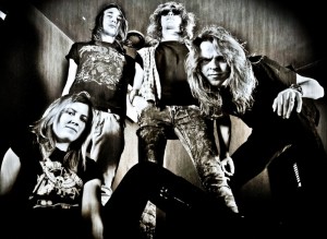 Stage Number One pirmajā kārtā uzvar Rebel Riot