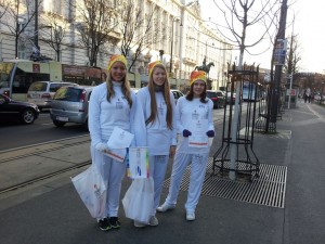 Latvijas lāpneses Vecgada dienā nes Pasaules pirmo Jaunatnes ziemas Olimpisko spēļu lāpu