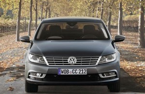 Volkswagen uzsāk četrdurvju kupejas CC tirdzniecību
