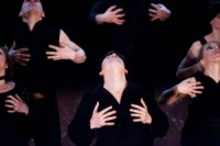 Olgas Žitluhinas dejas kompānija izdejos mīlestību