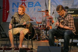 Latvijas Universitāte un OKarte aicina pieteikties LU jauno mūzikas grupu konkursam „Hadrons 2012"