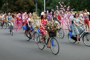 Rīgā notiks otrā Velo ziedu parāde