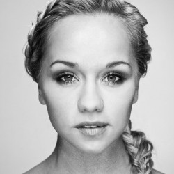 Aija Andrejeva izdod jaunu albumu un izsludina koncertu Liepājā