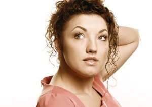 Borowa MC vokāliste piedāvā solo singlu „Dzeltenā"