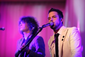 The Killers prezentē jaunu dziesmu "Runaways"