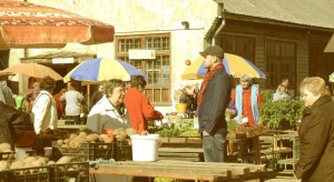 Mikus Frišfelds velta dziesmu pirmklasniekiem un viņu vecākiem