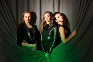 Top laikmetīgās dejas izrāde "Stundas"