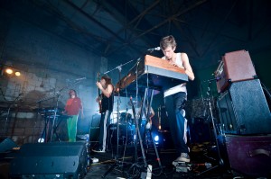 Foto: Lielais sezonas noslēguma koncerts Totaldobže mākslas centrā