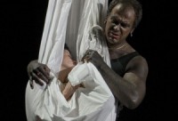 Jaunais Rīgas teātris ar izrādi "Otello" viesosies Krievijā