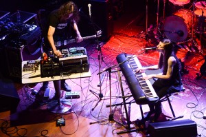 Foto: “Mamiffer” un “Menace Ruine” koncertē Rīgā