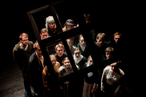 LKA režijas un aktiermākslas studentu izrāde „Puikas" Zirgu pastā