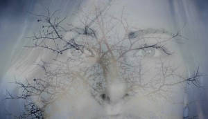 Dailes teātrī top izrāde „Sūnu ciema zēni"