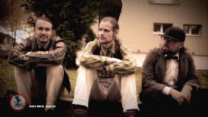 Grupa "2tie" laiž klajā jaunu dziesmu "Aseksuālis" un video