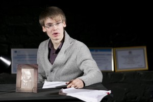 Dirty Deal Teatro pirmizrādi piedzīvo "Nacionālais attīstības plāns"