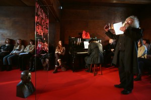 Jāņa Akuratera muzejā atgriežas izstāde/ akcija "Ieeja tikai jukušiem..."