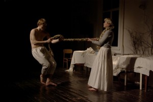 Ģertrūdes ielas teātrī februārī atgriežas izrāde "Deviņi. Mīts par radīšanu"