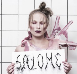 Dailes teātrī top Oskara Vailda lugas „Salome" iestudējums