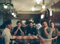 Krogā "Aptieka" uzstāsies jaunā pašmāju grupa "Komjaunatne"