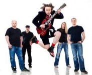 Latvijā koncertēs AC/DC līdzinieki