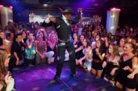 Par pasaulē labāko striptīza dejotāju atzītais Kenzo uzstāsies festivālā „Erots 2013"