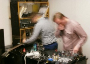 Improvizācijas mūzikas vakars kafejnīcā Taka