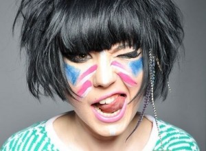 Beka Hila un citi Stand up komēdijas vakarā Artelī