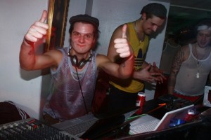 Treniņtērpu ballītē Fonoklubā uzstāsies Transleiteris