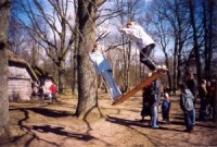 Lielās dienas tradīcijas Brīvdabas muzejā kopā ar folkloras kopu „Skandinieki”