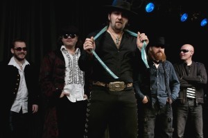 Louie Fontaine & Starlight Searchers koncertēs "Aptiekā"