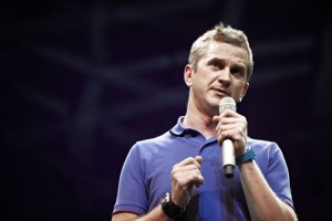 Jānis Skutelis izsludina stāvkomēdijas “Optimistikas” papildizrādes