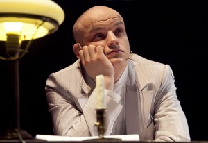 Pēdējo reizi Liepājas teātrī – Aleksandra Čaka likteņstāsts izrādē „Spēlē, Spēlmani!”