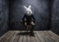 Glezniecība un fotogrāfija satiekas izstādē "Lielo un mazo sapņu antikvariāts"