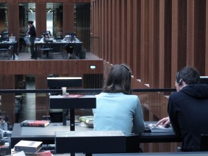 Neparasta izrāde par lasīšanu un grāmatām “Klusais sējums” Latvijas Nacionālajā bibliotēkā