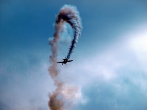 Rīgas svētkos skatītājus priecēs pasaules labāko pilotu aviācijas sacensību šovs