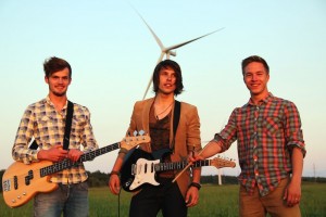 Roberts Pētersons piedāvā videoklipu singlam “Sāksim no jauna”