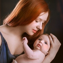 Mētra Štelmahere atklās fotoizstādi „Mātes un meitas”