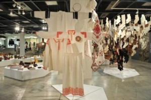 Baltajā naktī aicina apmeklēt Dziesmu un deju svētku tautas lietišķās mākslas izstādi