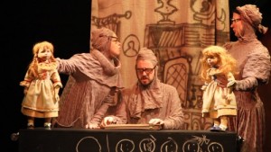 Ģirts Šolis Leļļu teātrī iestudē "Divas Lotiņas" krievu valodā