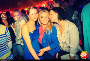 Ballītes pludmalē beigušās. Lai dzīvo ballītes!