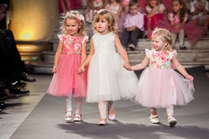 Riga Fashion Mood Spilves lidlaukā paceļ spārnos latviešu modi