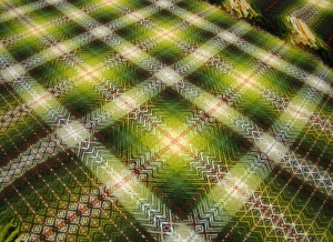 Tallinā izrādīs krāšņos Latvijas meistaru lakatus