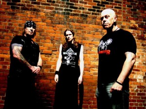 Jau rītvakar Rīgā uzstāsies leģendārās grupas Venom dalībnieki