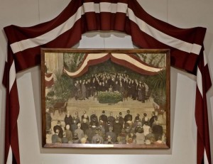 Viļa Rīdzenieka leģendāro fotogrāfiju par LR proklamēšanu izstāda publiski