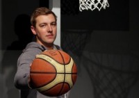 Valmieras teātrī top izrāde par sportu kā dzīves modeli