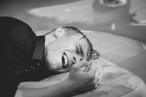 Noskaties Dona jauno video „Darling, Darling”!