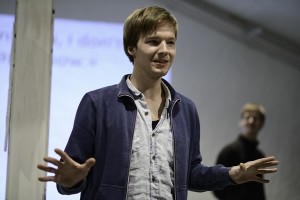 Decembrī Dirty Deal Teatro piedāvā bagātīgu programmu